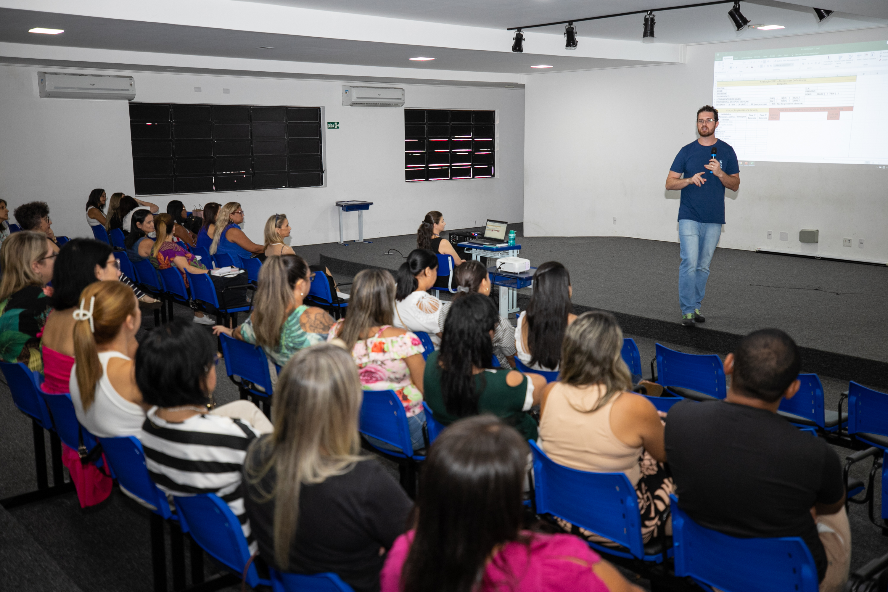 Reunião de Atendimento Educacional Especializado | Banco de Imagens -  Prefeitura PG